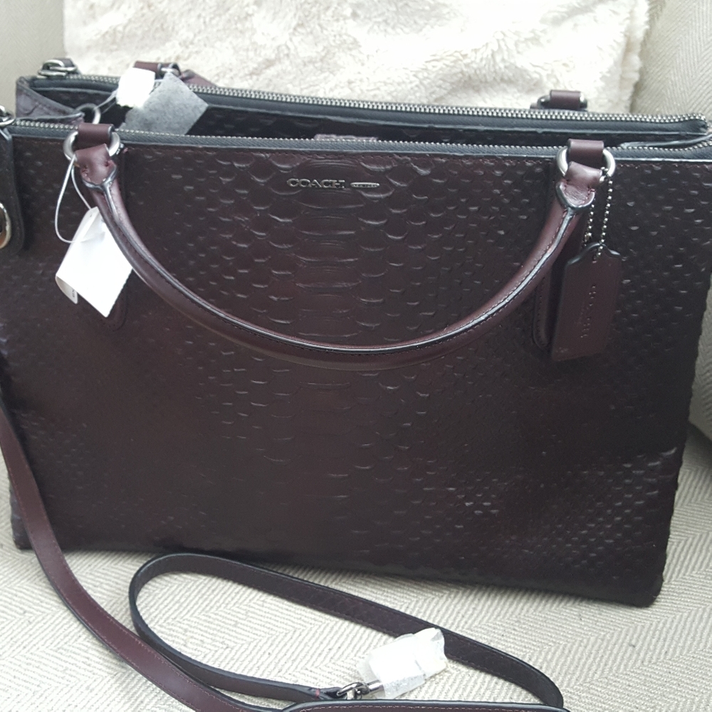 STUNNING Brand New Embossed Python Coach Purse - Picture 2 of 5